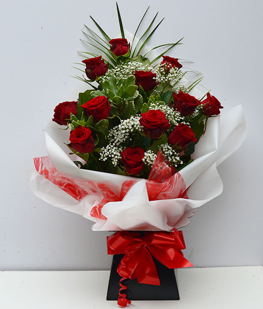 Simply Flowers Hand Tied Roses Selection