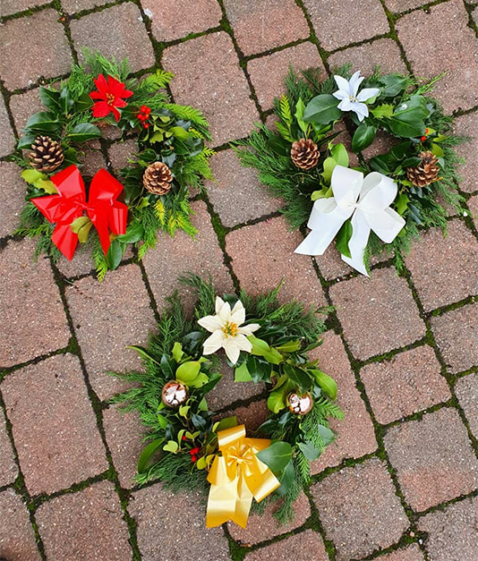 Christmas Flowers - Medium Holly Wreaths